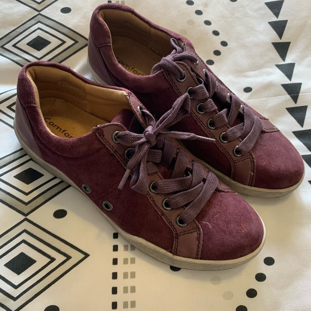 Women’s shoes